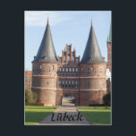 Carte Postale Photo de Lübeck Holstentor Gate<br><div class="desc">Une photo de l'Holstentor à Luebeck,  Schleswig-Holstein,  Allemagne est présentée sur cette carte postale.</div>