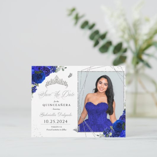 Carte Postale Photo de Quinceañera au diadème bleu royal et arge (Debout devant)