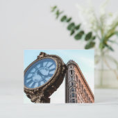 Carte Postale Photo du Flatiron Building de New York (Debout devant)