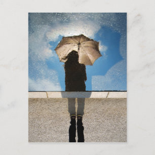 Carte Postale Photo : Fille tenant un parapluie, Reflected Blue 