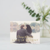 Carte Postale Photo moderne changer la date de report mariage (Debout devant)