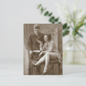 Carte Postale photo vintage risque (Debout devant)