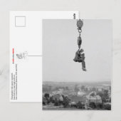Carte Postale Photographe Avec Caméra Suspendu De Hook (Devant / Derrière)