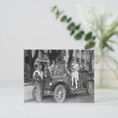 Carte Postale Photographe de voyage, 1927 (Debout devant)