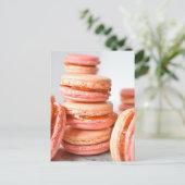 Carte Postale Photographie alimentaire Macarons à la Pêche à la  (Debout devant)