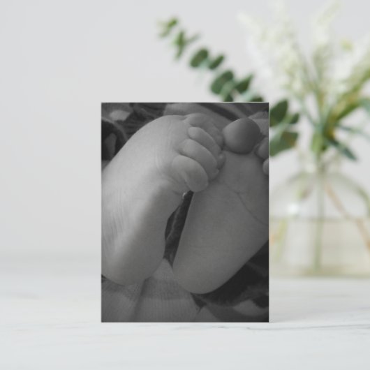 Carte Postale Pieds bébé (Debout devant)