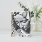 Carte Postale Pieta de Michel-Ange sur le visage de Vierge Marie (Debout devant)