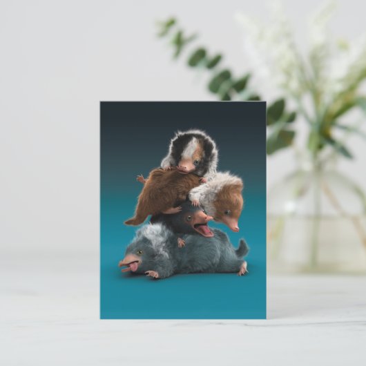 Carte Postale Pile bébé NIFFLER™ (Debout devant)