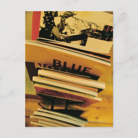 Carte Postale Pile de livres et de magazines (Devant)