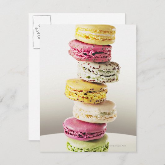 Carte Postale Pile de macarons vibrants (Devant / Derrière)