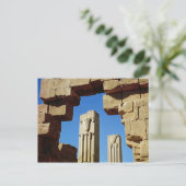 Carte Postale Piliers décorés de lotus stylisés (Debout devant)