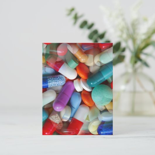 Carte Postale pills (Debout devant)