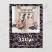 Carte Postale Pin d'or bleu moderne Bouton Élégant Script BÉNÉFI (Devant)