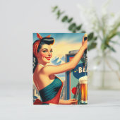 Carte Postale Pin-up de bière rétro (Debout devant)