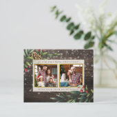 Carte Postale Pine Cones & Berries | Rustic Wood Photo de Noël (Debout devant)