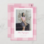 Carte Postale Pink Plaid Grad Flat Graduation Faire-part (Devant / Derrière)