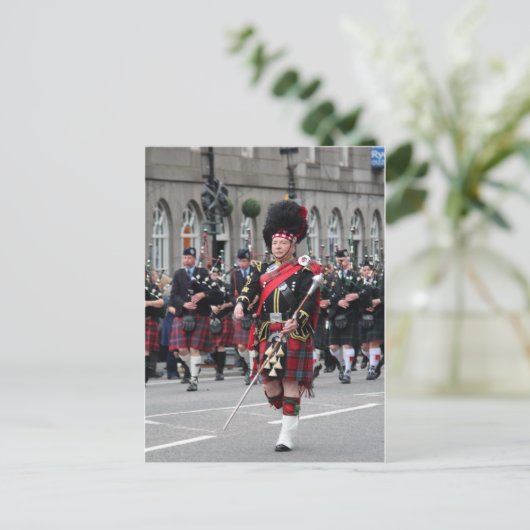 Carte Postale Pipeband écossais (Debout devant)