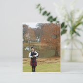 Carte Postale piper1 (Debout devant)