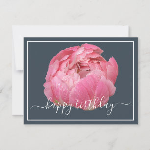 Carte Postale Pivoine rose avec gouttes de rosée sur fond gris p