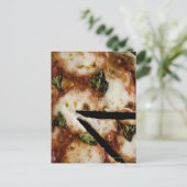 Carte Postale pizza au fromage au bois (Debout devant)