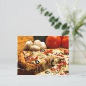 Carte Postale Pizza Delicious (Debout devant)