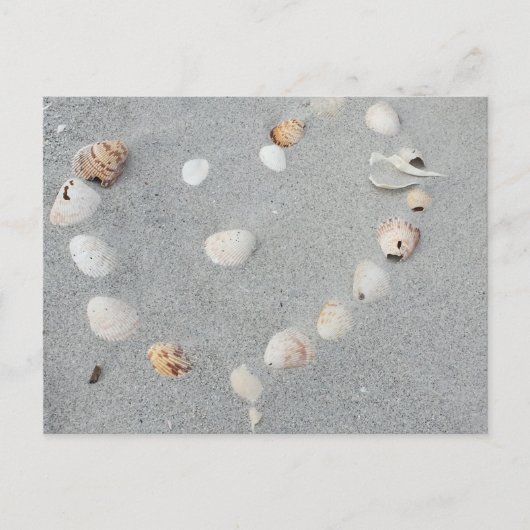 Carte Postale Plage avec Coeur faite de coquillages. (Devant)