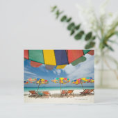 Carte Postale Plage de sable tropicale et mer turquoise. 2 (Debout devant)
