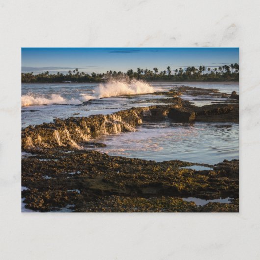 Carte Postale Plage De Tabuba : Briser Des Vagues Sur Les Récifs (Devant)