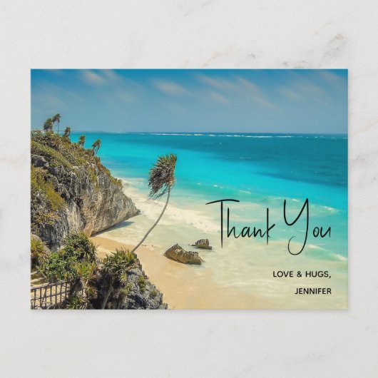 Carte Postale Plage tropicale avec des arbres balayés par le ven (Devant)