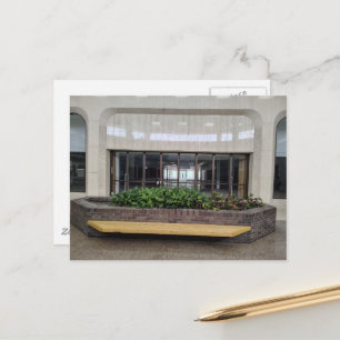 Carte Postale Plantes dans un espace liminaire : centre commerci