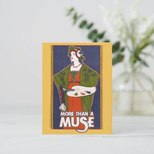 Carte Postale Plus qu'une muse (Debout devant)