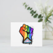CARTE POSTALE POING DE FIERTE DU PROGRES LGBTQ (Debout devant)