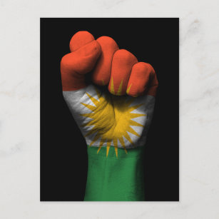 Carte Postale Poing serré levé avec drapeau kurde