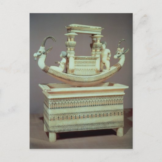 Carte Postale Poitrine avec bateau décoré de deux têtes (Devant)