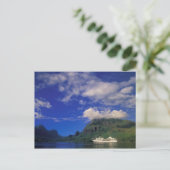 Carte Postale Polynésie française, Moorea. Cooks Bay. Bateau de  (Debout devant)