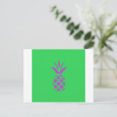Carte Postale Pomme de pin violet en vert. (Debout devant)