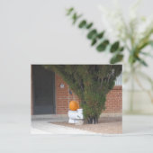 Carte Postale pompier assis sur une toilette (Debout devant)