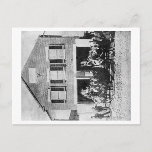 Carte Postale Pompiers avec équipement devant Firehouse (Devant)