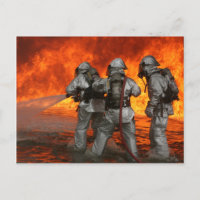Pompiers combattant un incendie