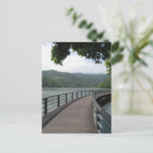 Carte Postale Pont cyclable sur l'eau (Debout devant)