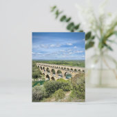 Carte Postale Pont du Gard, France (Debout devant)