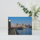 Carte Postale Pont Tower la nuit (Debout devant)