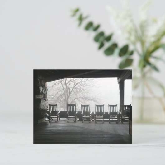 Carte Postale Porche chaise en roche avec belle vue (Debout devant)