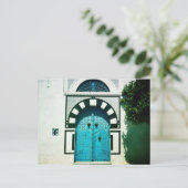 Carte Postale Porte bleue tunisienne (Debout devant)