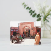 Carte Postale porte de la médina de marrakech (Debout devant)
