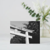 Carte Postale Porte de Pierre Torii (Debout devant)