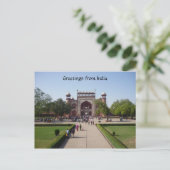 Carte Postale porte du taj mahal (Debout devant)