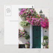 Carte Postale Porte entourée de fleurs (Devant / Derrière)