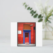 Carte Postale Porte rouge (Debout devant)
