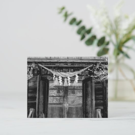 Carte Postale Portes Japonaises Temple Avec Corde Sacrée (Debout devant)